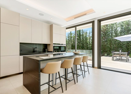 NEWLY BUILT VILLA FOR SALE IN NUEVA ANDALUCIA