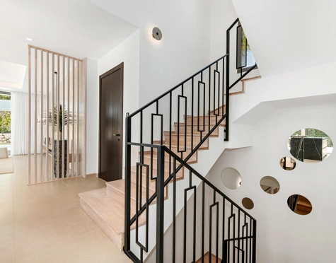 Villa for sale in La Cerquilla, Nueva Andalucia