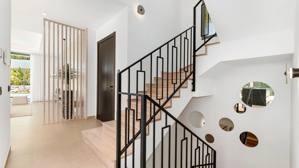 Villa for sale in La Cerquilla, Nueva Andalucia