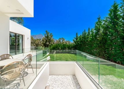 NEWLY BUILT VILLA FOR SALE IN NUEVA ANDALUCIA