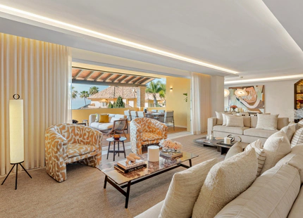 IMPRESIONANTE ÁTICO DÚPLEX EN PRIMERA LÍNEA EN VENTA EN RÍO REAL, MARBELLA