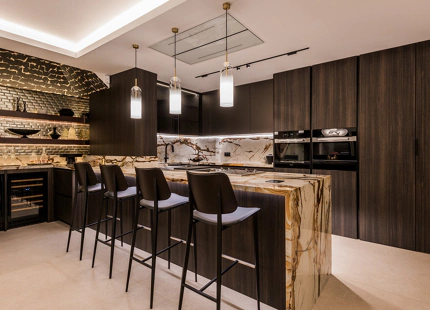 IMPRESIONANTE ÁTICO DÚPLEX EN PRIMERA LÍNEA EN VENTA EN RÍO REAL, MARBELLA