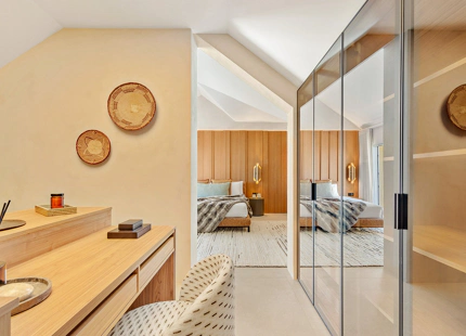 IMPRESIONANTE ÁTICO DÚPLEX EN PRIMERA LÍNEA EN VENTA EN RÍO REAL, MARBELLA