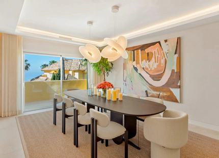 IMPRESIONANTE ÁTICO DÚPLEX EN PRIMERA LÍNEA EN VENTA EN RÍO REAL, MARBELLA