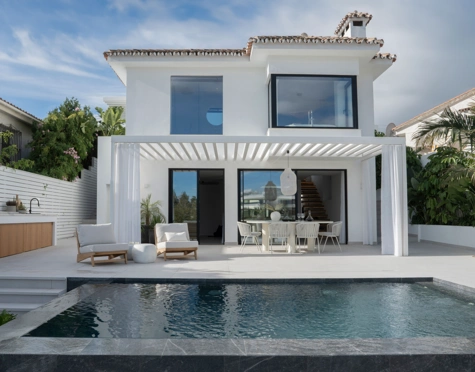 Villa for sale in Nueva Andalucia, Marbella