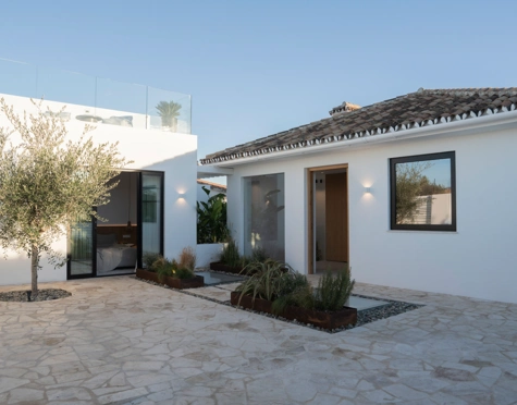 Villa for sale in Nueva Andalucia, Marbella