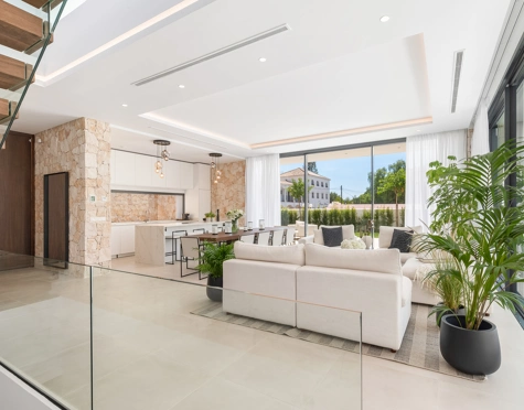 Villa for sale in Cortijo Blanco, San Pedro de Alcantara