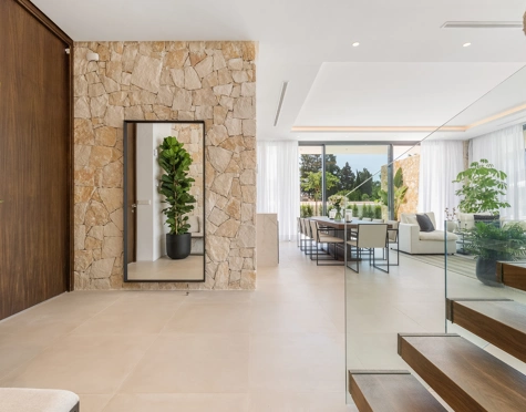 Villa for sale in Cortijo Blanco, San Pedro de Alcantara