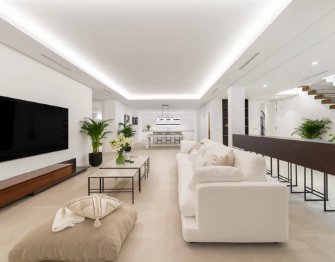 Villa for sale in Cortijo Blanco, San Pedro de Alcantara