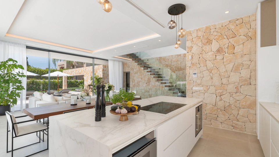 Villa en venta en Cortijo Blanco, San Pedro de Alcantara