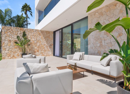 ESPLENDIDA VILLA JUNTO A LA PLAYA EN CORTIJO BLANCO, SAN PEDRO DE ALCÁNTARA