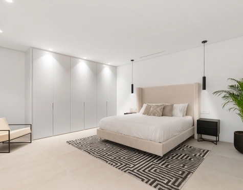 Villa for sale in Cortijo Blanco, San Pedro de Alcantara
