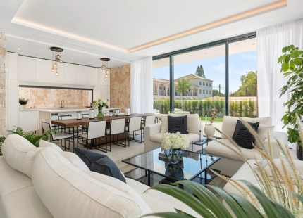 ESPLENDIDA VILLA JUNTO A LA PLAYA EN CORTIJO BLANCO, SAN PEDRO DE ALCÁNTARA