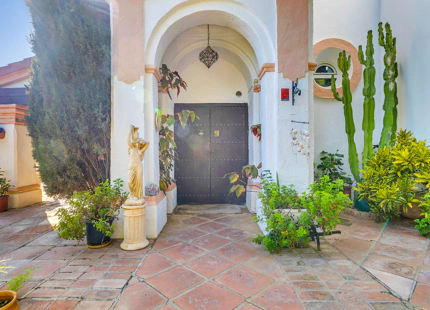 VILLA CAMPESTRE EN VENTA EN EL NEW GOLDEN MILE, ESTEPONA