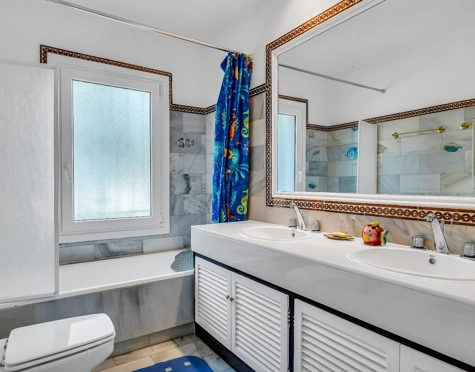 Villa en venta en Selwo, Estepona East