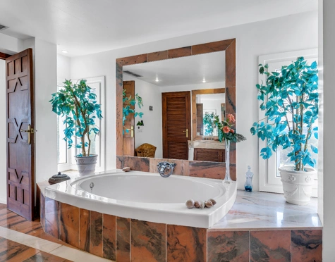 Villa en venta en Selwo, Estepona East