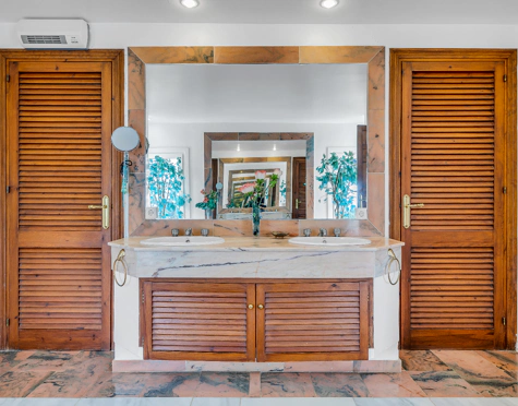Villa en venta en Selwo, Estepona East