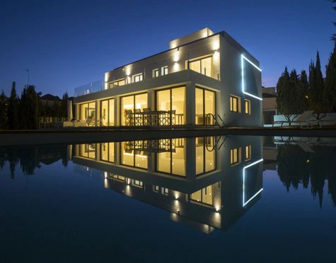 ESPECTACULAR VILLA RECIENTEMENTE RENOVADA EN LAGOMAR, NUEVA ANDALUCÍA
