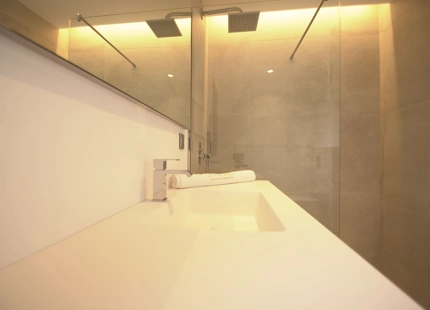 ESPECTACULAR VILLA RECIENTEMENTE RENOVADA EN LAGOMAR, NUEVA ANDALUCÍA
