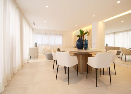 ESPECTACULAR VILLA RECIENTEMENTE RENOVADA EN LAGOMAR, NUEVA ANDALUCÍA