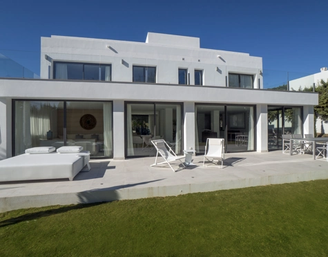 Villa for sale in Nueva Andalucia, Marbella