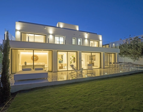 Villa for sale in Nueva Andalucia, Marbella