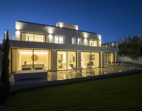 Villa for sale in Nueva Andalucia, Marbella