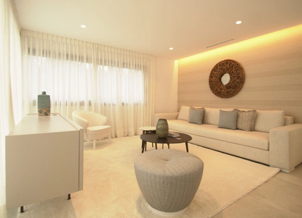 ESPECTACULAR VILLA RECIENTEMENTE RENOVADA EN LAGOMAR, NUEVA ANDALUCÍA