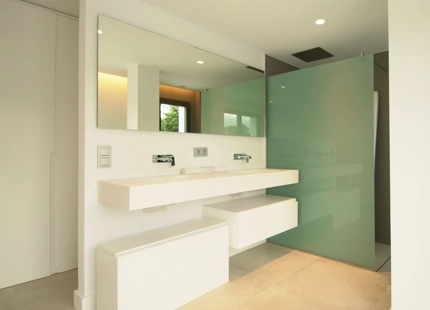 ESPECTACULAR VILLA RECIENTEMENTE RENOVADA EN LAGOMAR, NUEVA ANDALUCÍA