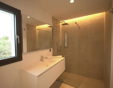 Villa for sale in Nueva Andalucia, Marbella