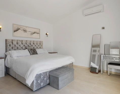 Villa for sale in Valle Romano, Estepona West