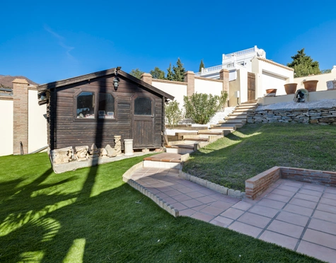 Villa for sale in Valle Romano, Estepona West
