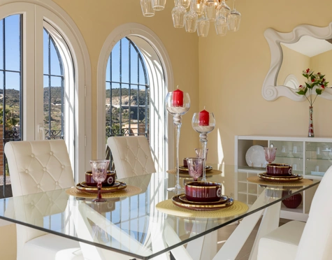 Villa for sale in Valle Romano, Estepona West