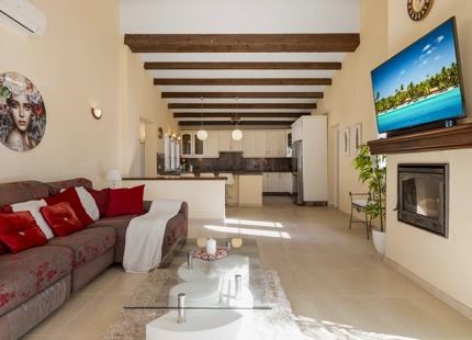ENCANTADORA VILLA CON VISTAS A LA MONTAÑA Y AL GOLF EN VENTA EN VALLE ROMANO, ESTEPONA