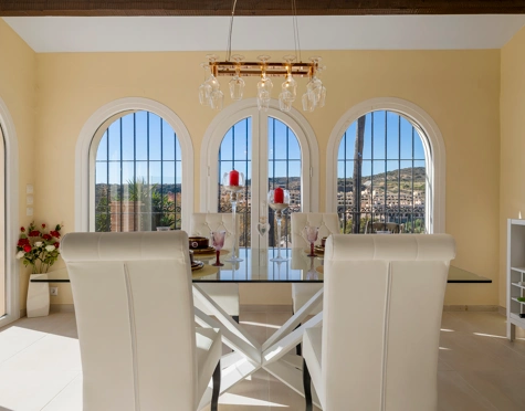 Villa for sale in Valle Romano, Estepona West