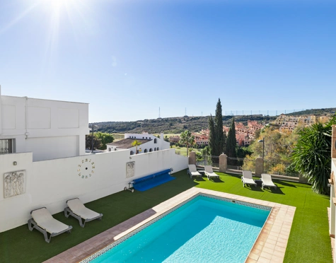 Villa for sale in Valle Romano, Estepona West