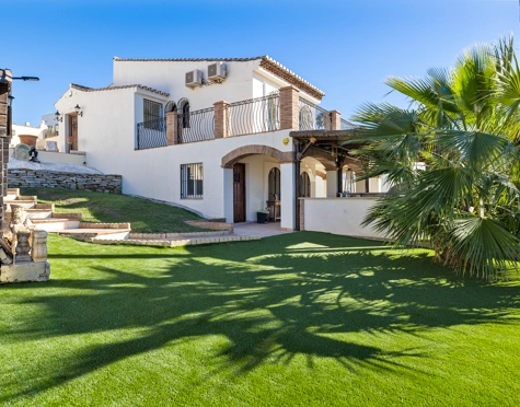 Villa for sale in Valle Romano, Estepona West