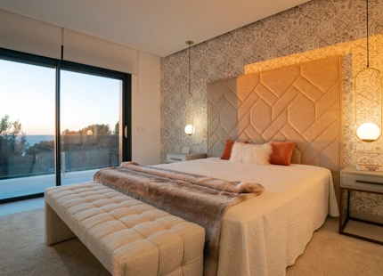 LUJOSA VILLA CONTEMPORÁNEA CON VISTAS AL MEDITERRÁNEO