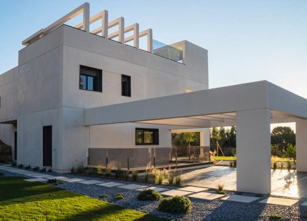 LUJOSA VILLA CONTEMPORÁNEA CON VISTAS AL MEDITERRÁNEO