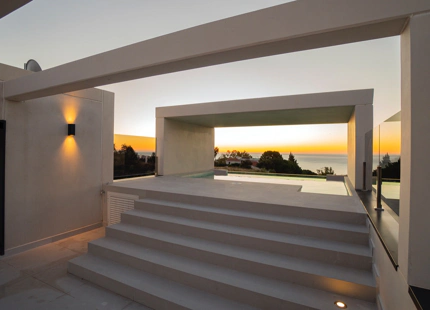 LUJOSA VILLA CONTEMPORÁNEA CON VISTAS AL MEDITERRÁNEO