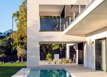 LUJOSA VILLA CONTEMPORÁNEA CON VISTAS AL MEDITERRÁNEO