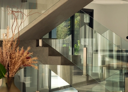 LUJOSA VILLA CONTEMPORÁNEA CON VISTAS AL MEDITERRÁNEO