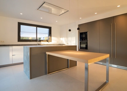 LUJOSA VILLA CONTEMPORÁNEA CON VISTAS AL MEDITERRÁNEO