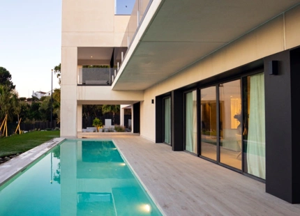 LUJOSA VILLA CONTEMPORÁNEA CON VISTAS AL MEDITERRÁNEO