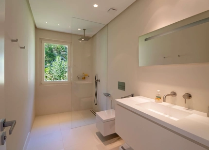 EXCEPTIONAL CONTEMPORARY PROPERTY FOR SALE IN LA ZAGALETA