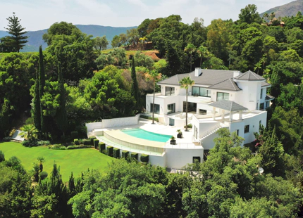 EXCEPTIONAL CONTEMPORARY PROPERTY FOR SALE IN LA ZAGALETA