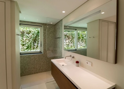 EXCEPTIONAL CONTEMPORARY PROPERTY FOR SALE IN LA ZAGALETA