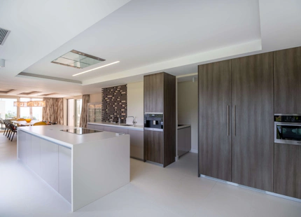 EXCEPTIONAL CONTEMPORARY PROPERTY FOR SALE IN LA ZAGALETA