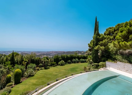 EXCEPTIONAL CONTEMPORARY PROPERTY FOR SALE IN LA ZAGALETA