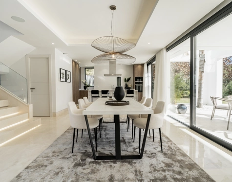 Villa for sale in El Campanario, Estepona East